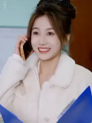 短剧她和她海报