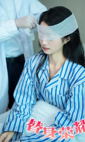 短剧《替身荣耀》海报