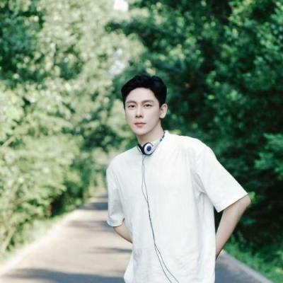 短剧演员陈砚舟