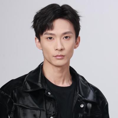 短剧演员初传智