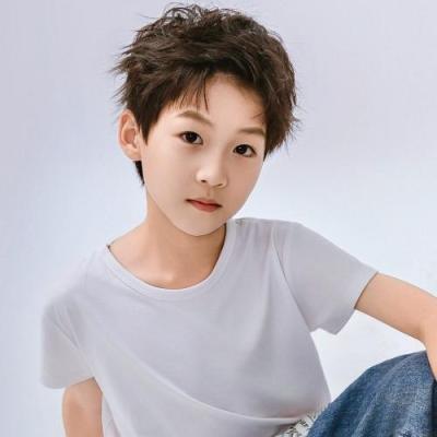 短剧演员刘展珩