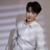 短剧演员卓兴林