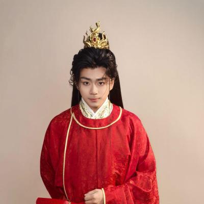 短剧演员邹鲁宁