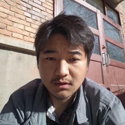 短剧演员李新一