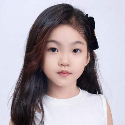 短剧演员胡芸菱