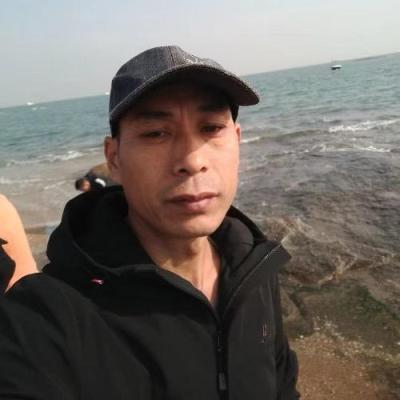 短剧演员崔新春