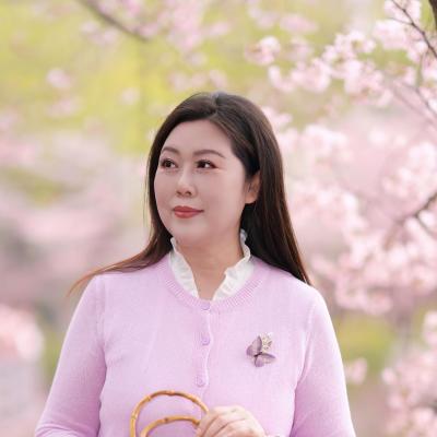 短剧演员鹿海燕