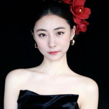 短剧演员锦瑟