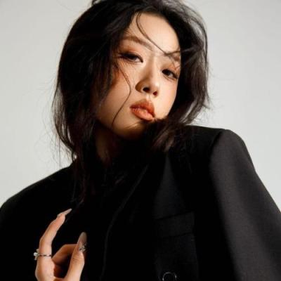 短剧演员李圣双