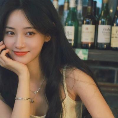 短剧演员成忆心