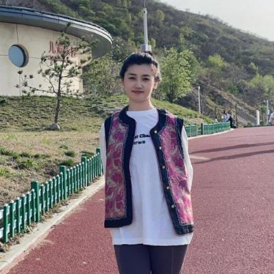 短剧演员张莹