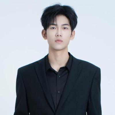 短剧演员瞿桂扬