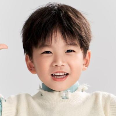 短剧演员黄俞郗