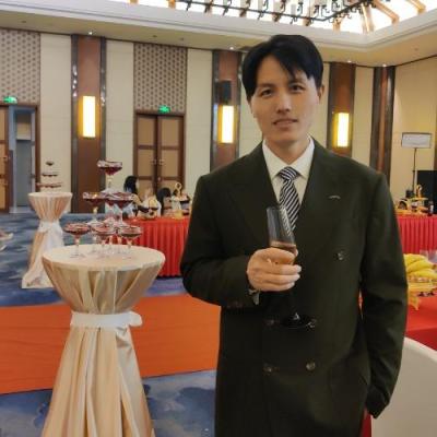 短剧演员郑国锋