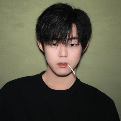 短剧演员张诏涵