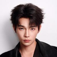 短剧演员闻至承