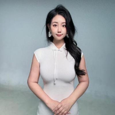 短剧演员苏依