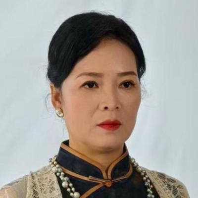 短剧演员朱湘荣