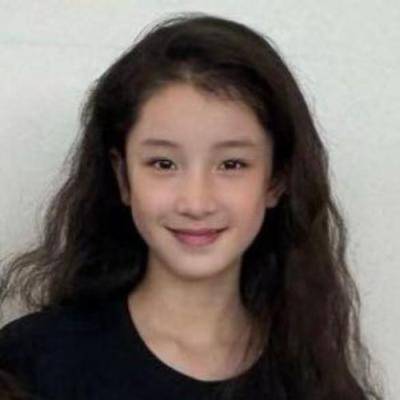 短剧演员石可馨