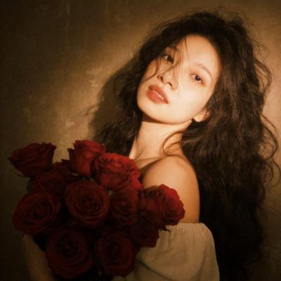 短剧演员钟薇