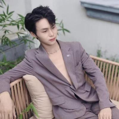 短剧演员圣杰