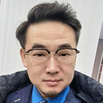 短剧演员罗峰