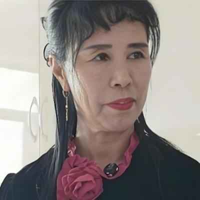 短剧演员敖桂云