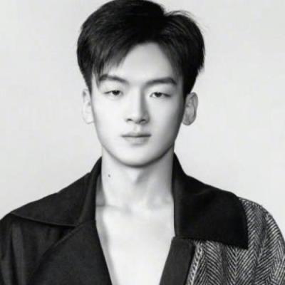 短剧演员丁铭