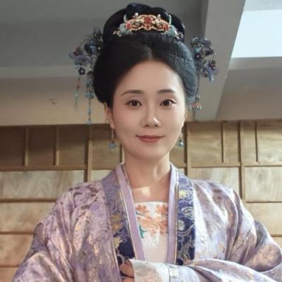 短剧演员贾络羽