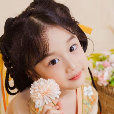 短剧演员张栴彤