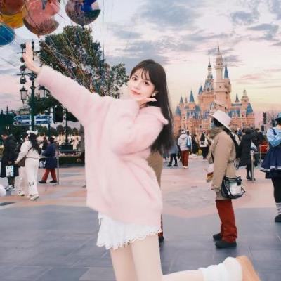 短剧演员佘依蔓