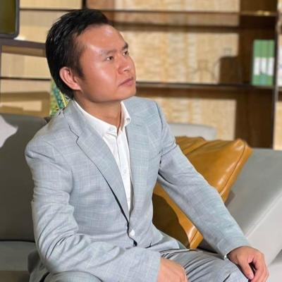 短剧演员李昆华