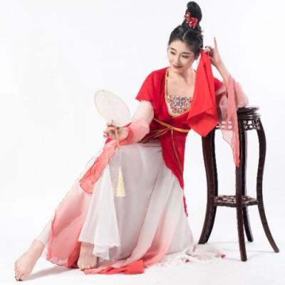 短剧演员滕嘉妮