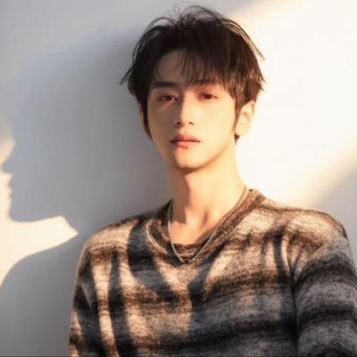 短剧演员张丁化