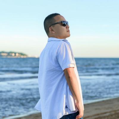 短剧演员刘渝光