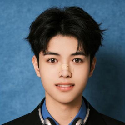 短剧演员罗文浩