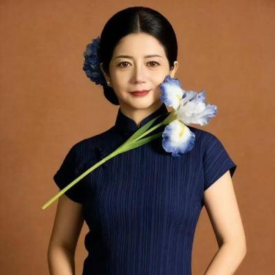 短剧演员阿瓦古丽