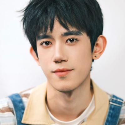 短剧演员弭秉辰