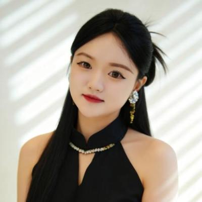 短剧演员李滢垠