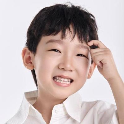 短剧演员邓舒秋予