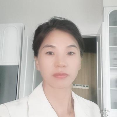 短剧演员李纳