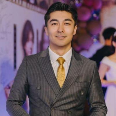 短剧演员依里亚斯·吐尔逊
