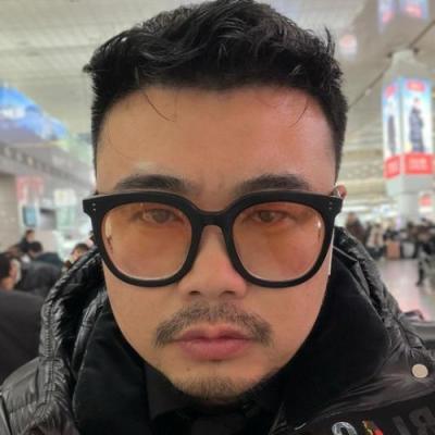 短剧演员闫龙