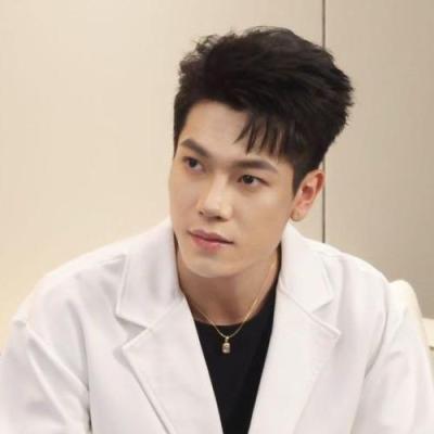 短剧演员魏墨然