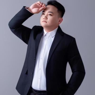 短剧演员朱新杰