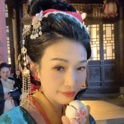 短剧演员星辰