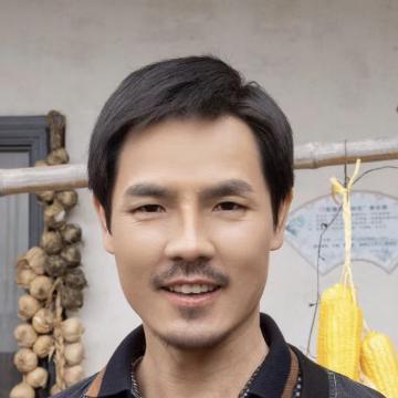 短剧演员刘暮缘