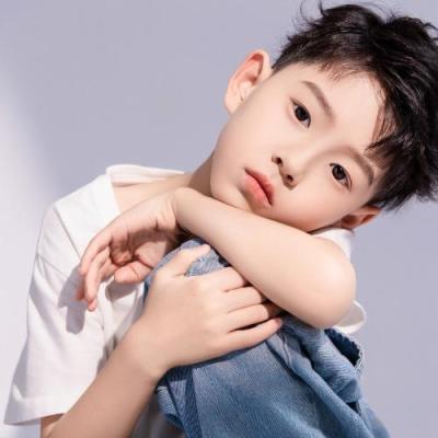 短剧演员寄懿轩