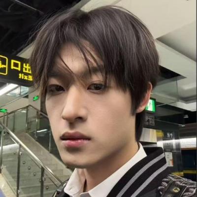 短剧演员栗硕