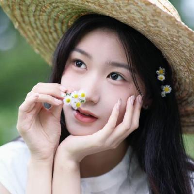 短剧演员李知桐